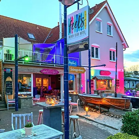 Отель Feels Club 3*
