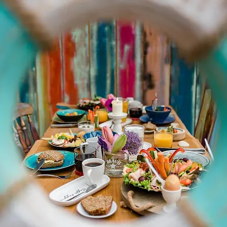 Feels Club Hotell 3*