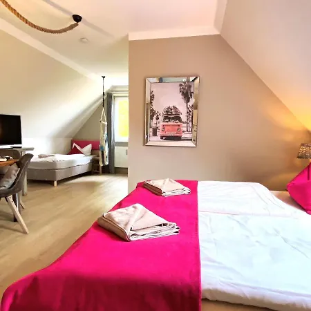 Feels Club Hotell 3*