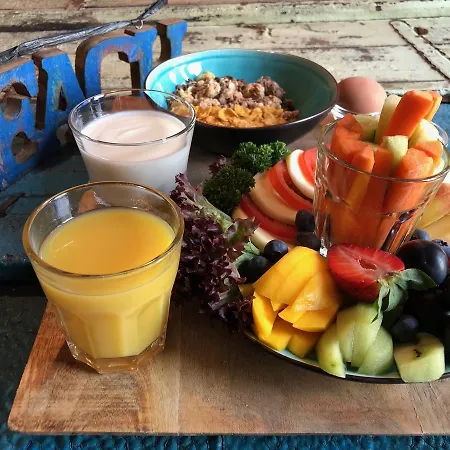 Feels Club Hotell 3*