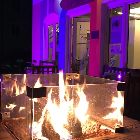 Feels Club Hotel