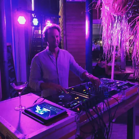 Feels Club Отель